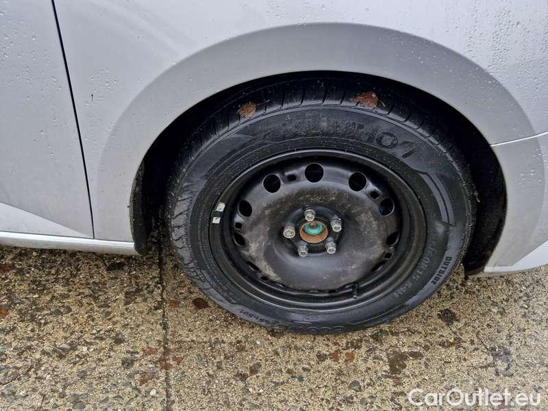  Skoda  Fabia  Combi (2015) Com.1.0TSI 70 Ambition 5d #10