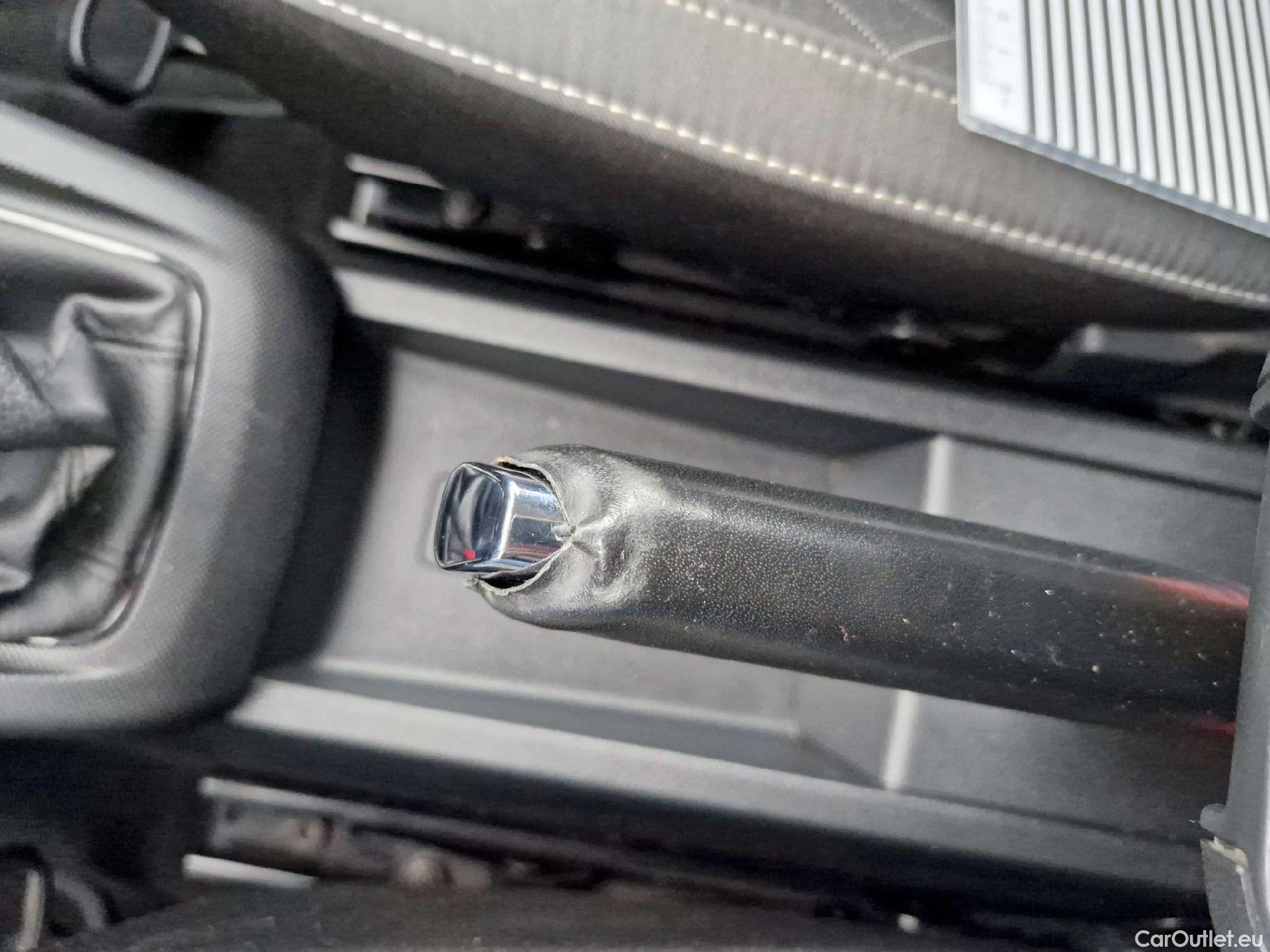  Skoda  Fabia  Combi (2015) Com.1.0TSI 70 Ambition 5d #9