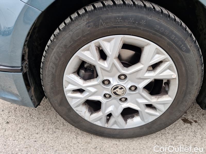  KIA  Cee'd Ceed Sportswagon (2018->) Ceed SW 1.5 T-GDI 118 Spin 5d #2