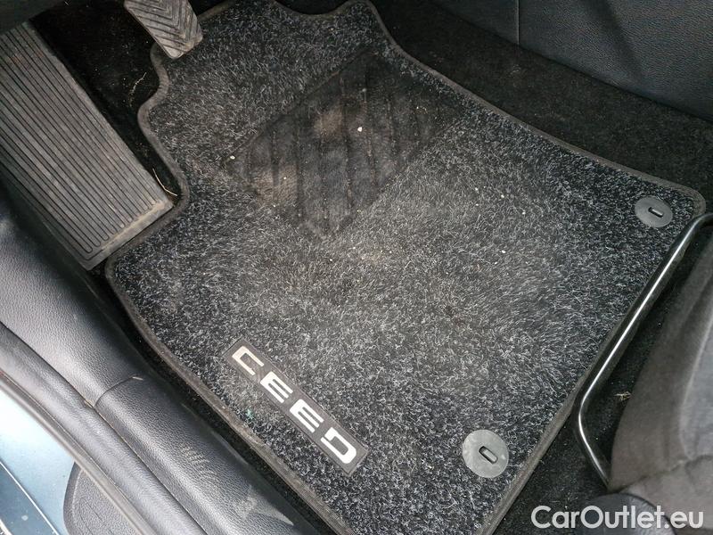  KIA  Cee'd Ceed Sportswagon (2018->) Ceed SW 1.5 T-GDI 118 Spin 5d #7