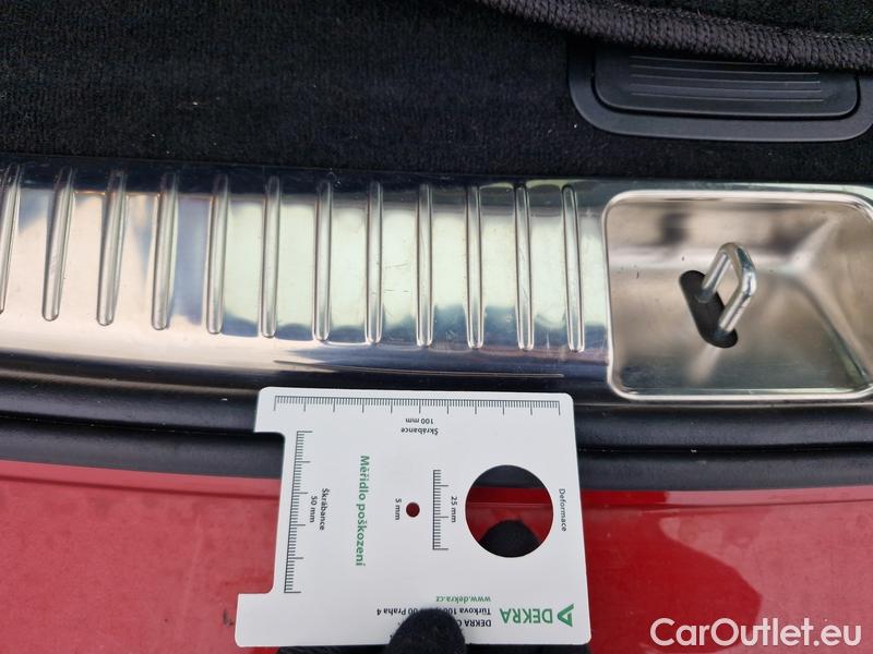  Mercedes  E-Klasse  W212 (2009) E 200 T 4MATIC AT 5d #21