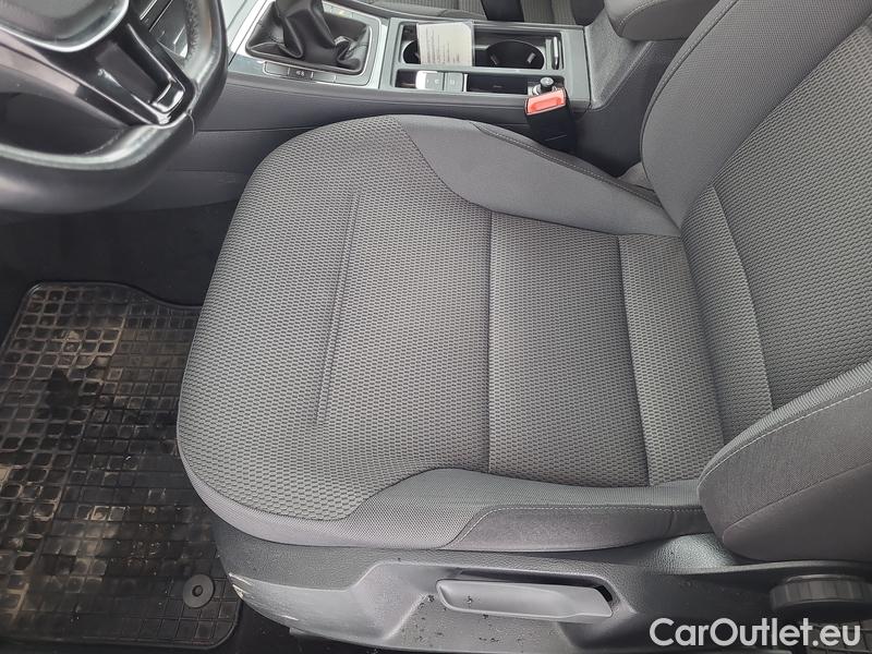  Volkswagen  Golf  VII Variant  (BV5)(2017->) Var. 1.6TDI 85 CL #5