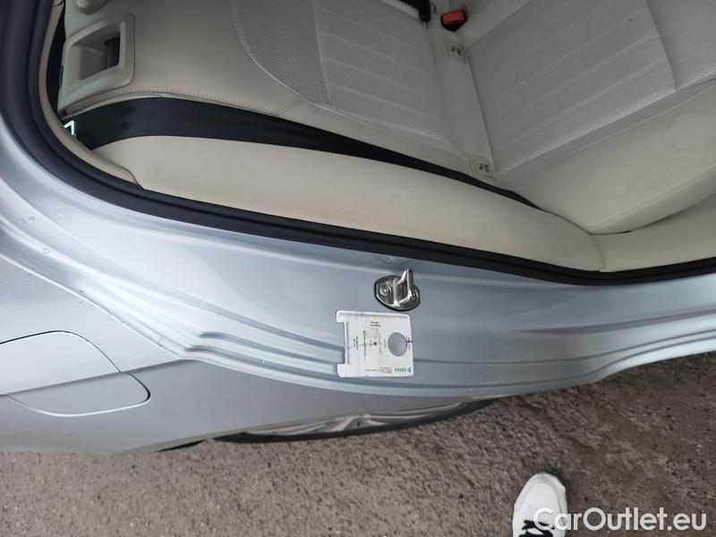  Skoda  Superb  Combi (3V5)(2015) Supe.FL2.0TDI 110 Style AT #11