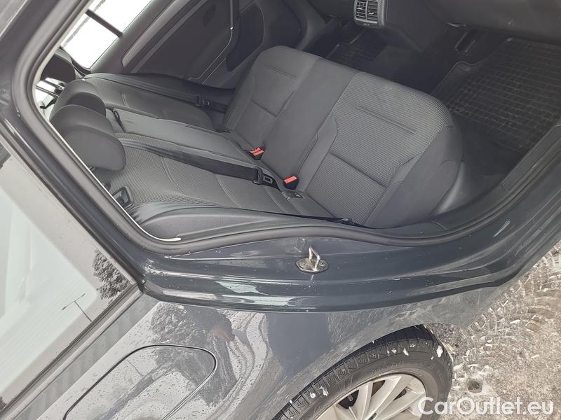  Volkswagen  Golf  VII Variant  (BV5)(2017->) Var. 1.6TDI 85 CL #10