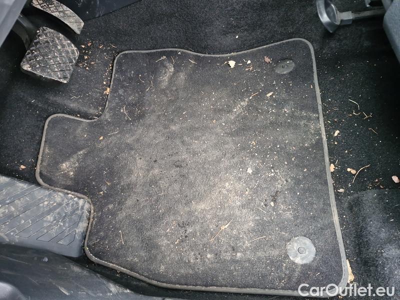  Volkswagen  Passat  Lim (CB2) (2019)  2.0TDI 110 Elegance AT #4