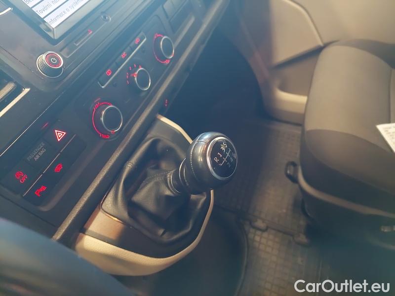  Volkswagen  Transporter T6  (2015) Transp.2.0TDI 150 Kombi 4d #5