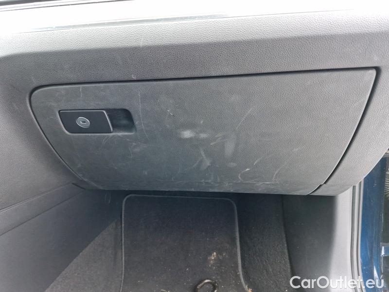  Volkswagen  Passat  Lim (CB2) (2019)  2.0TDI 110 Elegance AT #9