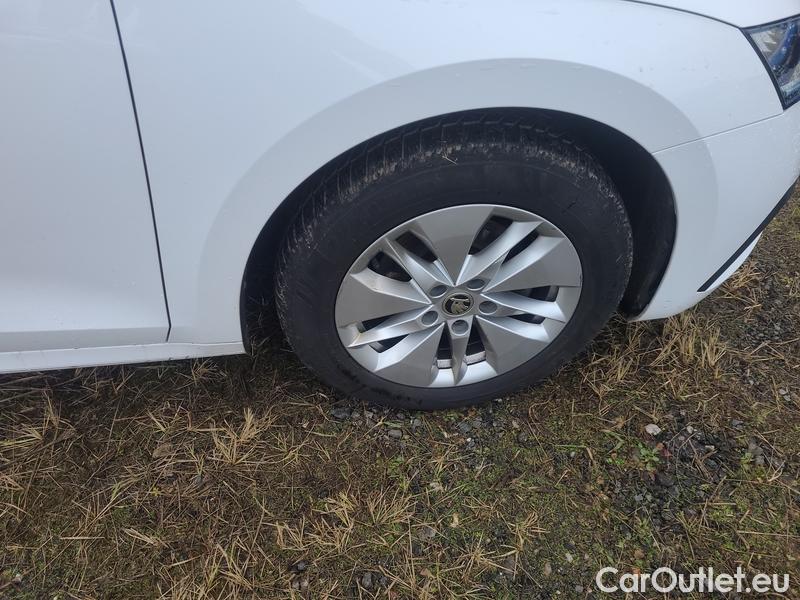  Skoda  Octavia  Combi (NX3)(2020) Oct.Combi 1.5TSI 110 Ambition #5