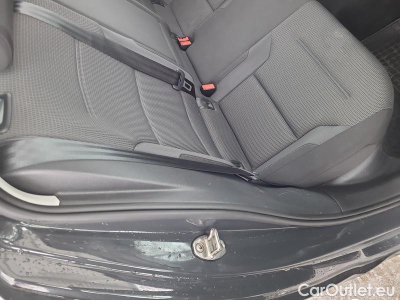  Volkswagen  Golf  VII Variant  (BV5)(2017->) Var. 1.6TDI 85 CL #11