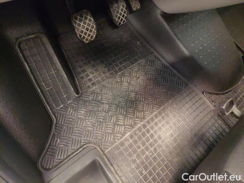  Volkswagen  Transporter T6  (2015) Transp.2.0TDI 150 Kombi 4d #6