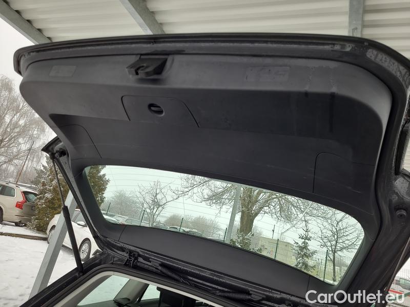  Volkswagen  Golf  VII Variant  (BV5)(2017->) Var. 1.6TDI 85 CL #8