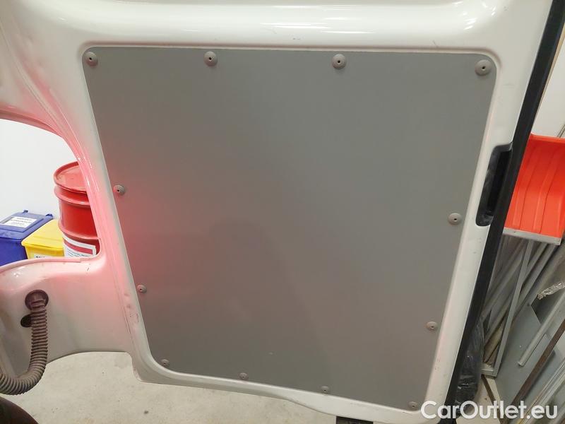  Volkswagen  Transporter T6  (2015) Transp.2.0TDI 150 Kombi 4d #18