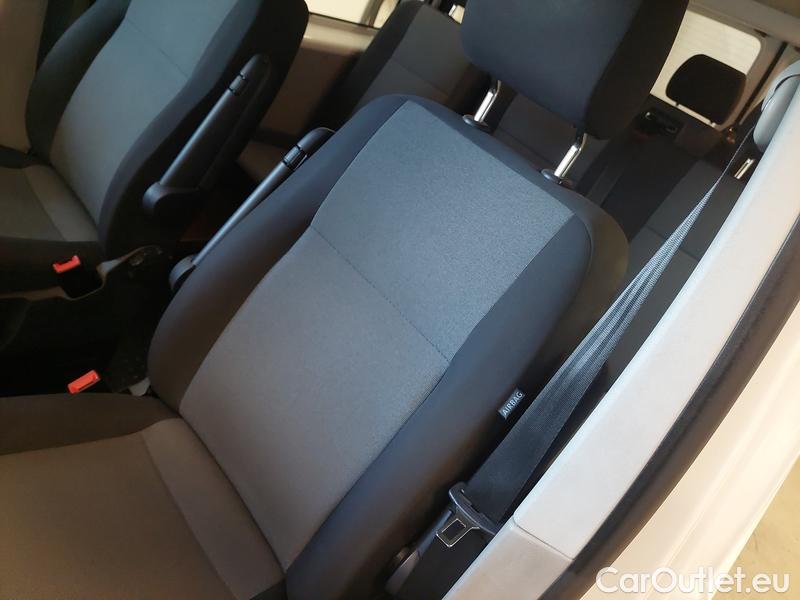  Volkswagen  Transporter T6  (2015) Transp.2.0TDI 150 Kombi 4d #3