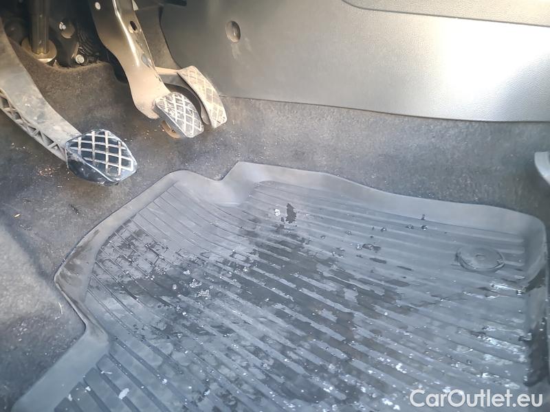  Skoda  Scala   1.0TSI 81 Ambition 5d #9