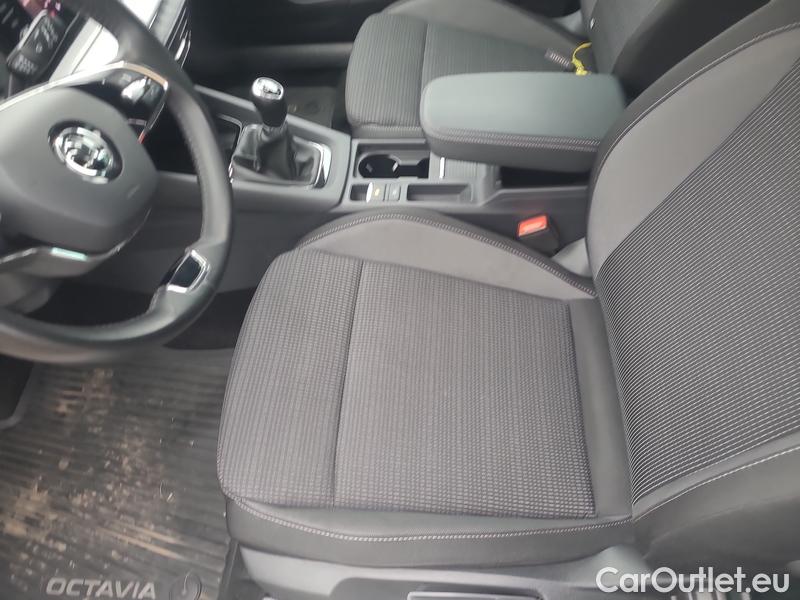  Skoda  Octavia  Combi (NX3)(2020) Oct.Combi 1.5TSI 110 Ambition #10