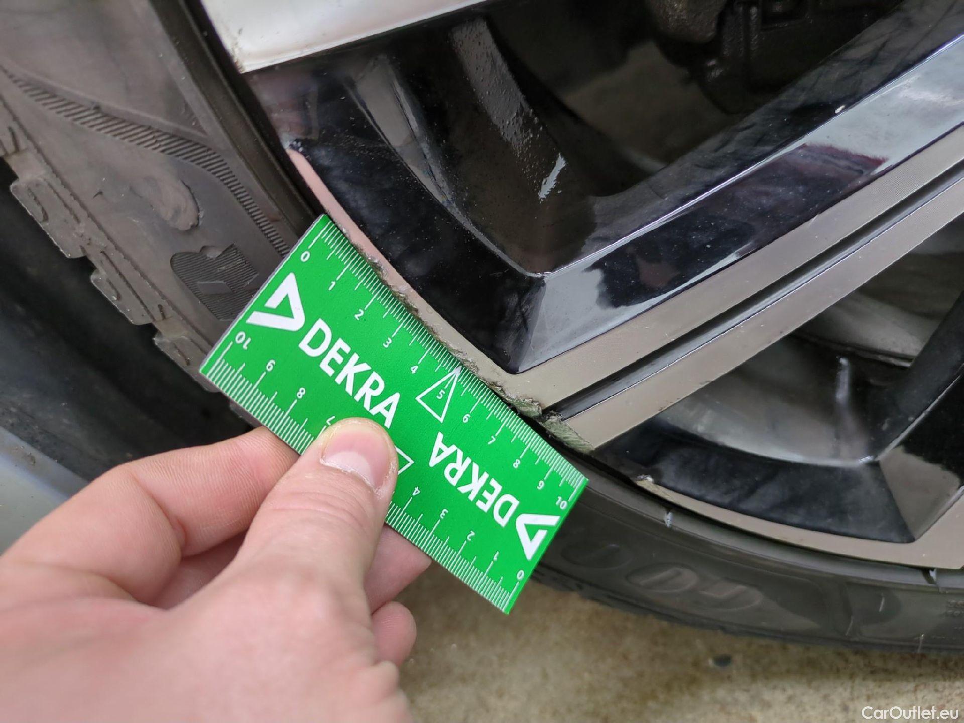  Toyota  Corolla TOYOTA  Touring Sports / 2018 / 5P / Break Hybride 122h Design #15