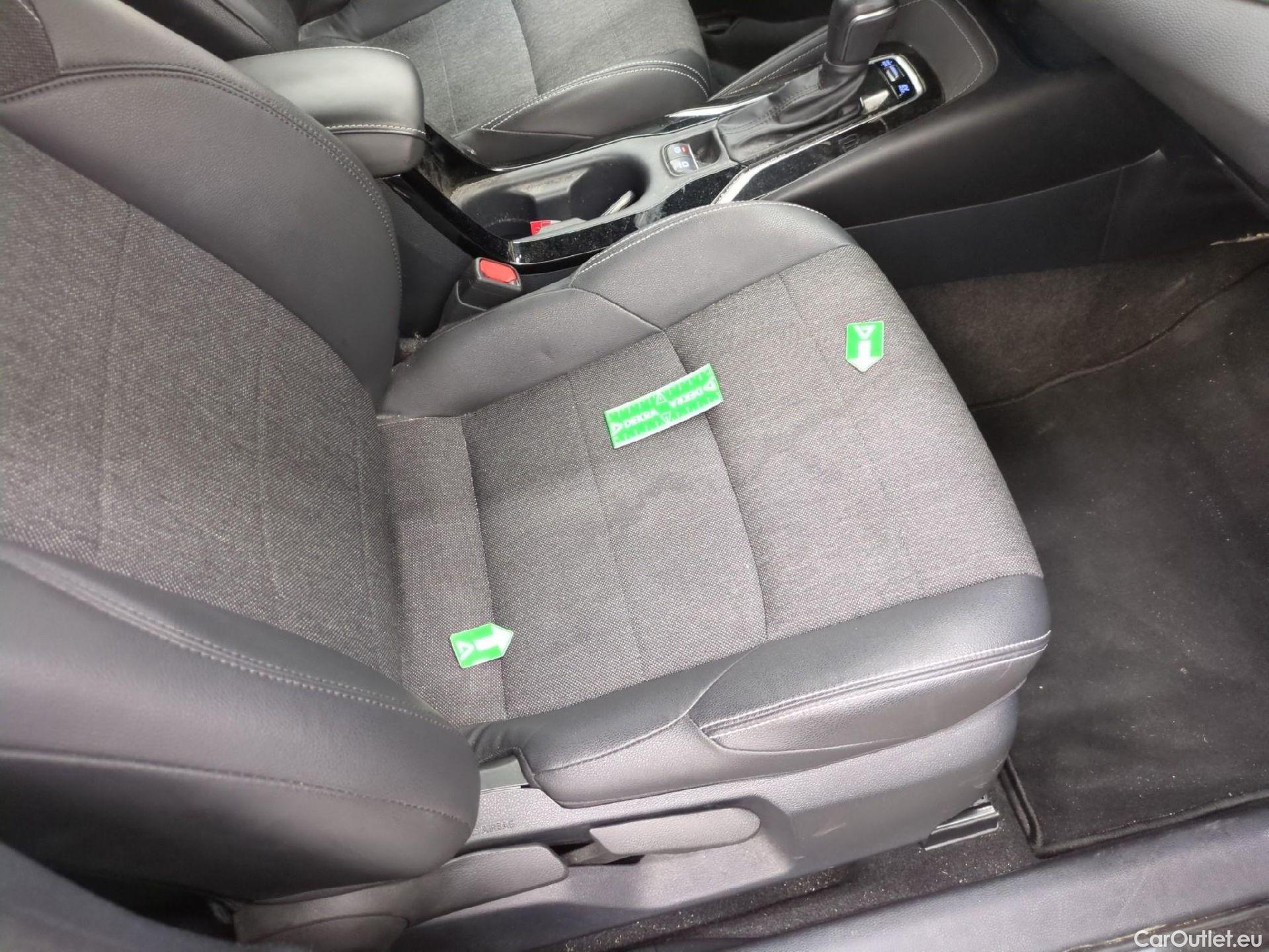  Toyota  Corolla TOYOTA  Touring Sports / 2018 / 5P / Break Hybride 122h Design #1