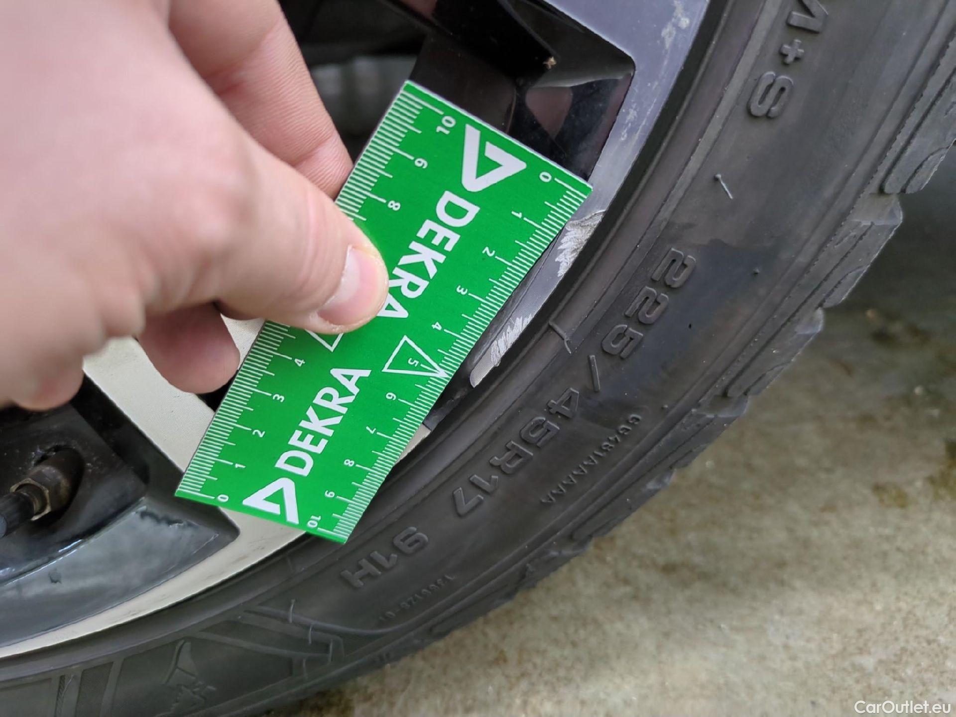  Toyota  Corolla TOYOTA  Touring Sports / 2018 / 5P / Break Hybride 122h Design #16