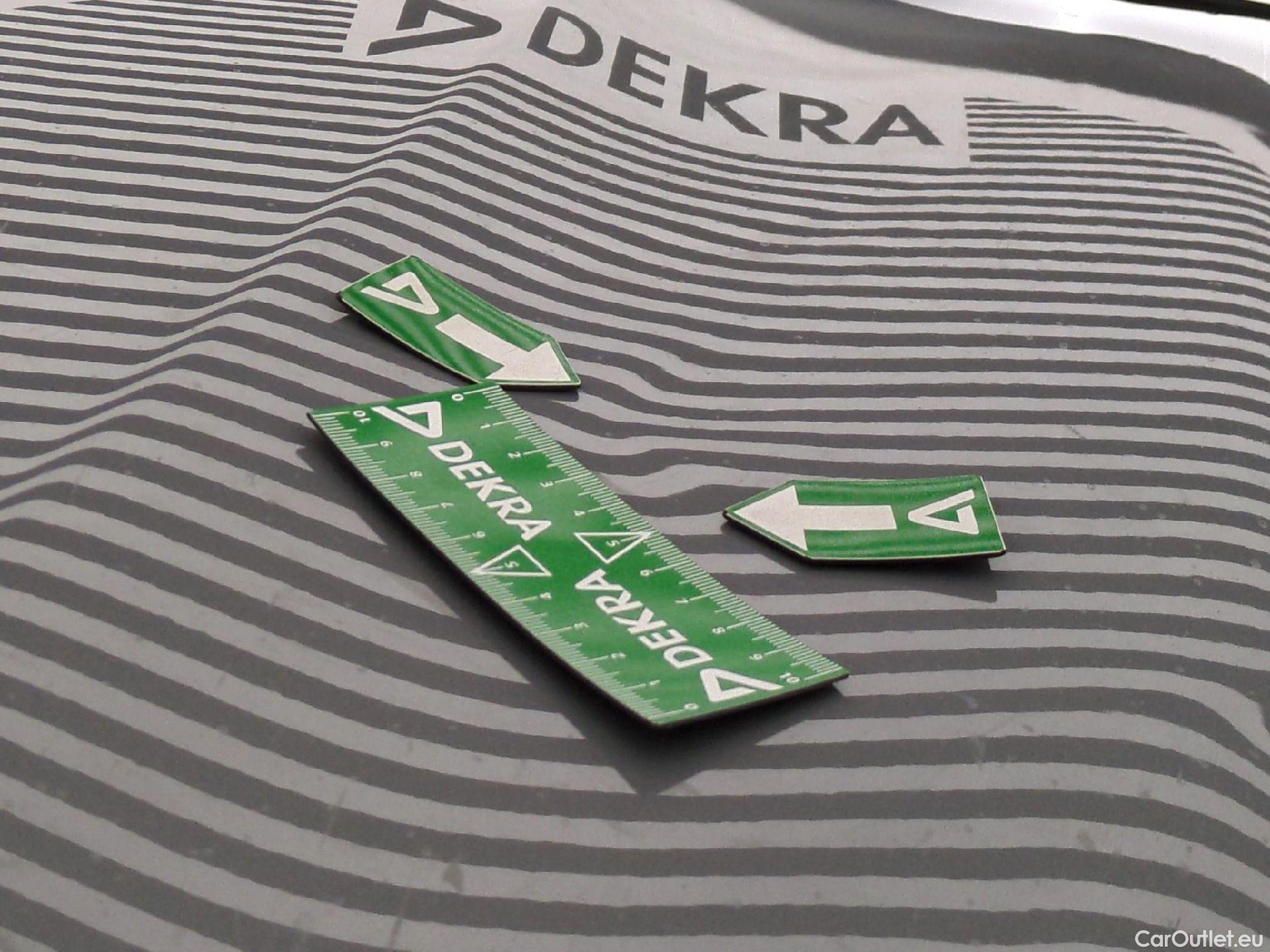  Toyota  Corolla TOYOTA  Touring Sports / 2018 / 5P / Break Hybride 122h Design #50