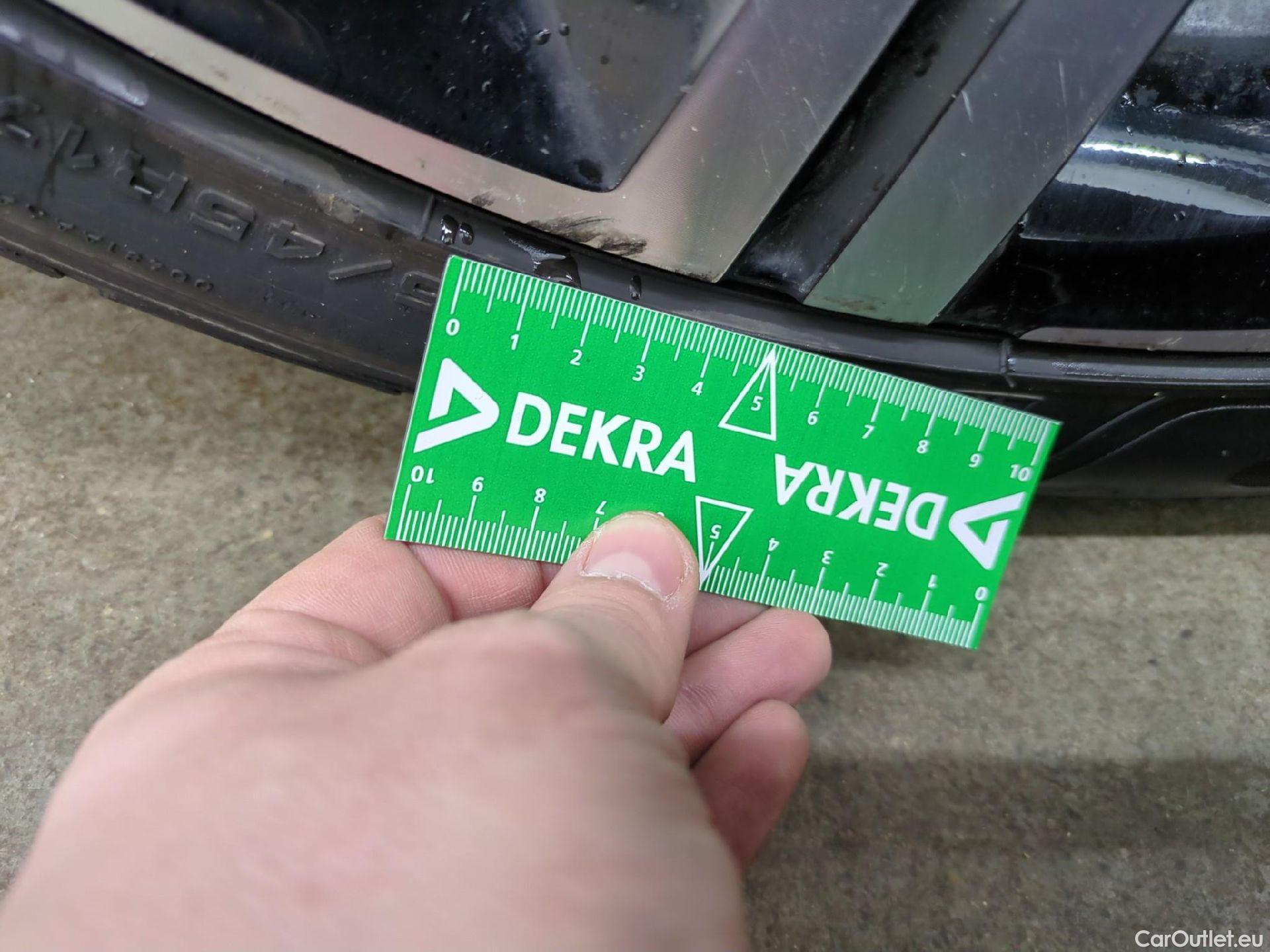  Toyota  Corolla TOYOTA  Touring Sports / 2018 / 5P / Break Hybride 122h Design #32