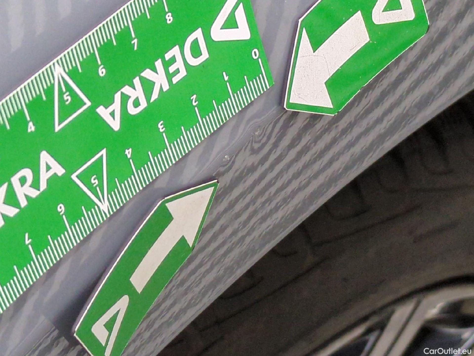  Toyota  Corolla TOYOTA  Touring Sports / 2018 / 5P / Break Hybride 122h Design #64