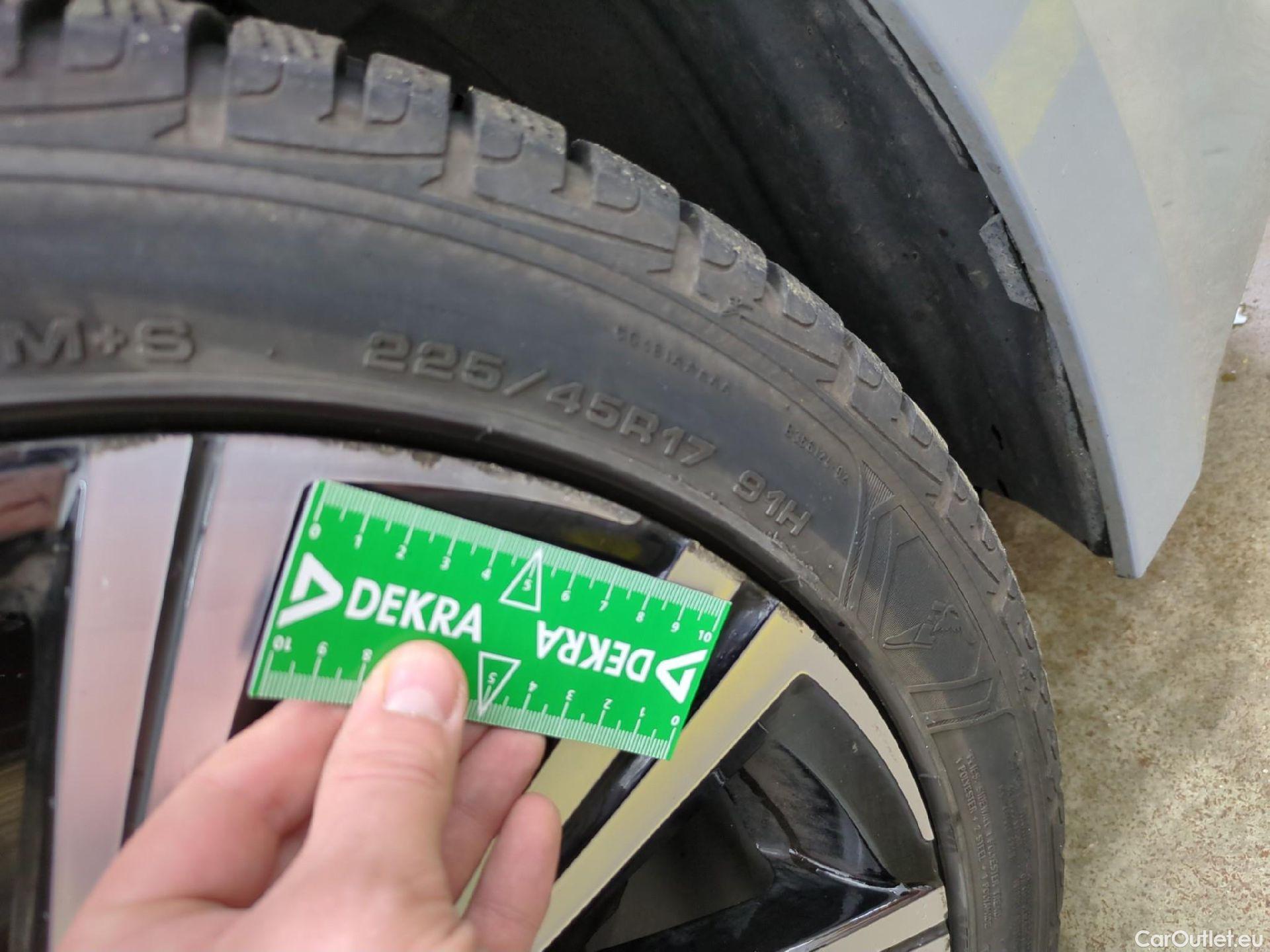  Toyota  Corolla TOYOTA  Touring Sports / 2018 / 5P / Break Hybride 122h Design #8