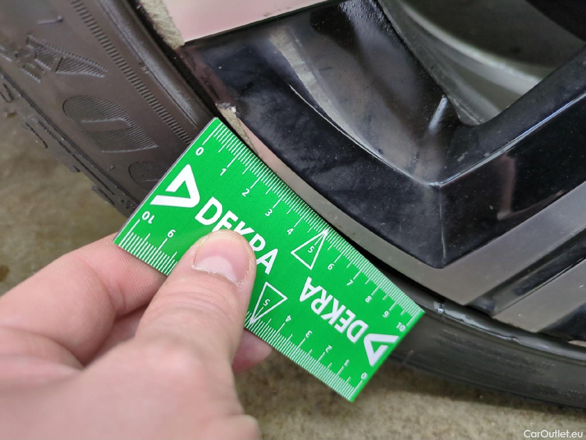  Toyota  Corolla TOYOTA  Touring Sports / 2018 / 5P / Break Hybride 122h Design #14