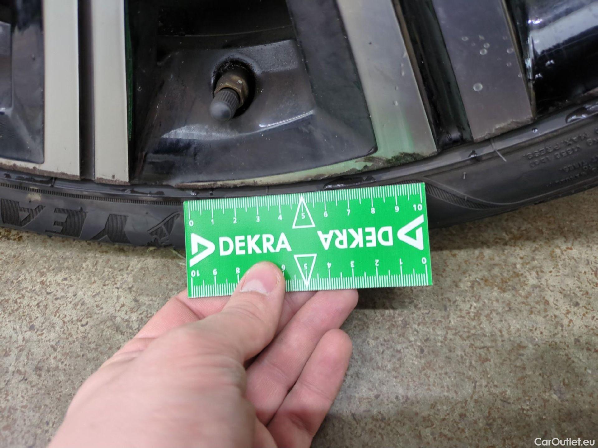  Toyota  Corolla TOYOTA  Touring Sports / 2018 / 5P / Break Hybride 122h Design #12