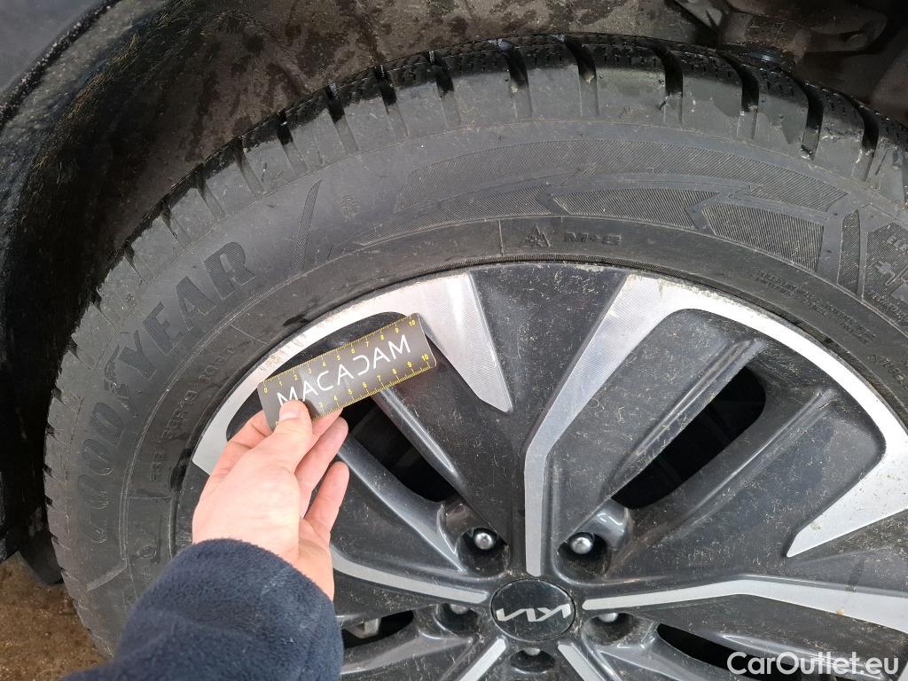  KIA  Ev6 KIA  / 2021 / 5P / SUV BEV 77.4 KWH AIR DESIGN #27