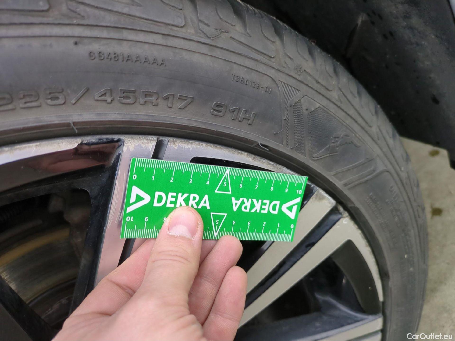  Toyota  Corolla TOYOTA  Touring Sports / 2018 / 5P / Break Hybride 122h Design #21