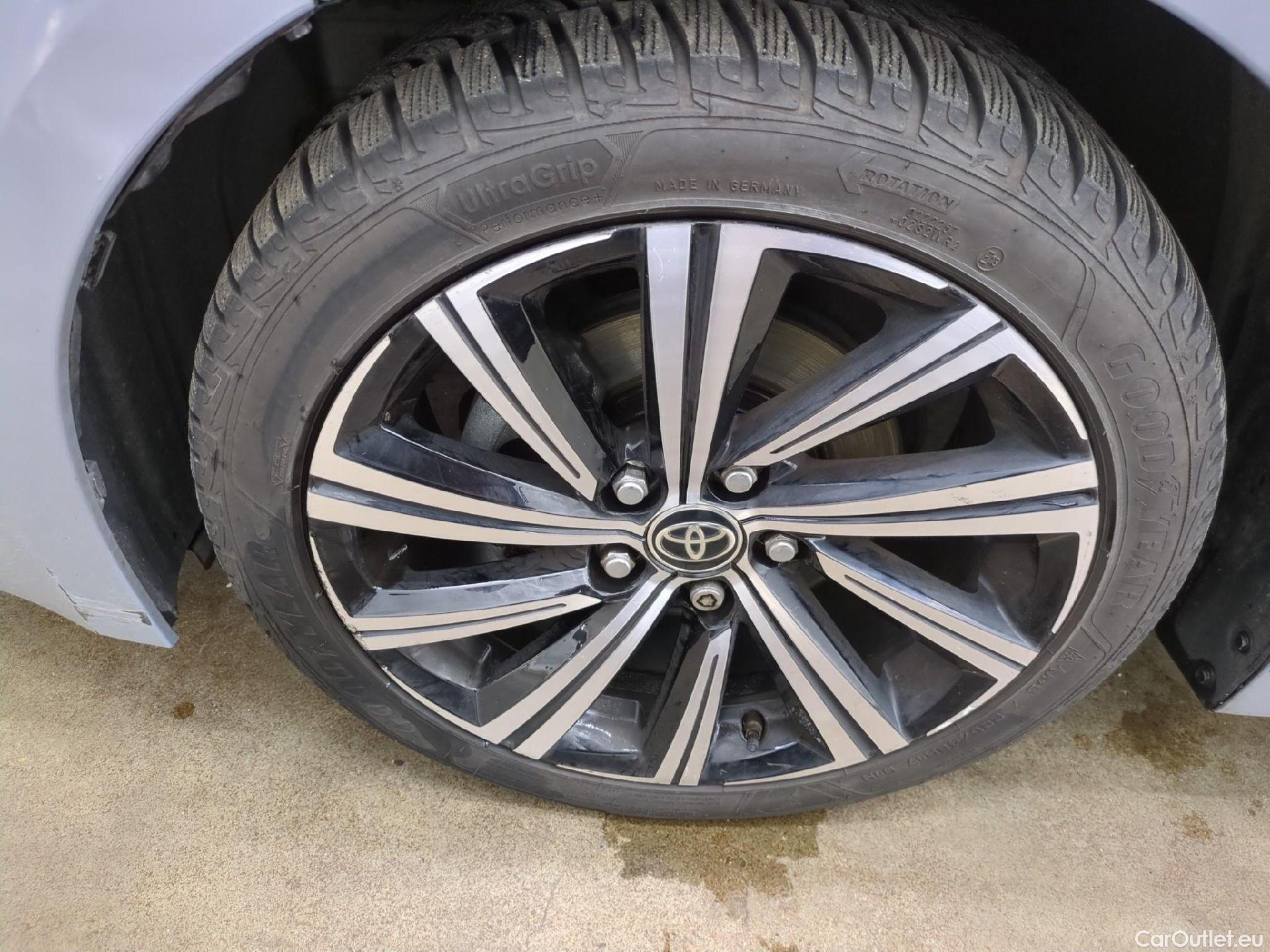  Toyota  Corolla TOYOTA  Touring Sports / 2018 / 5P / Break Hybride 122h Design #13