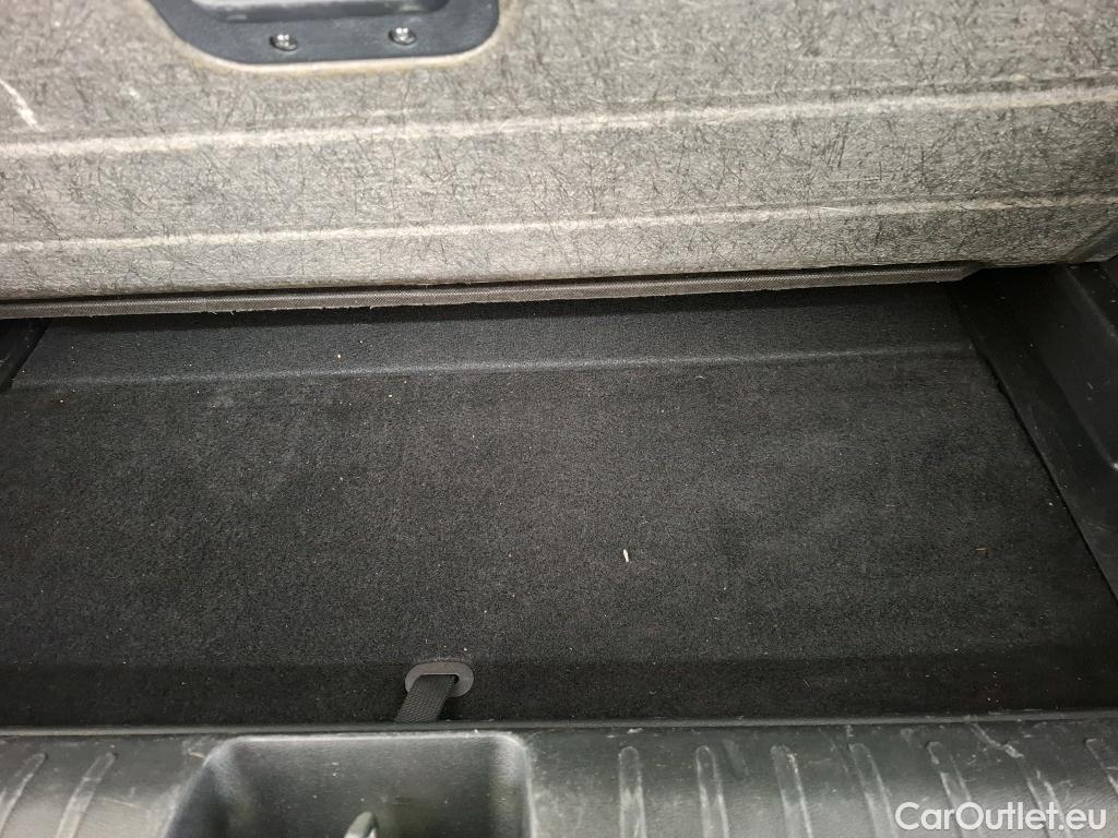  KIA  Ev6 KIA  / 2021 / 5P / SUV BEV 77.4 KWH AIR DESIGN #43