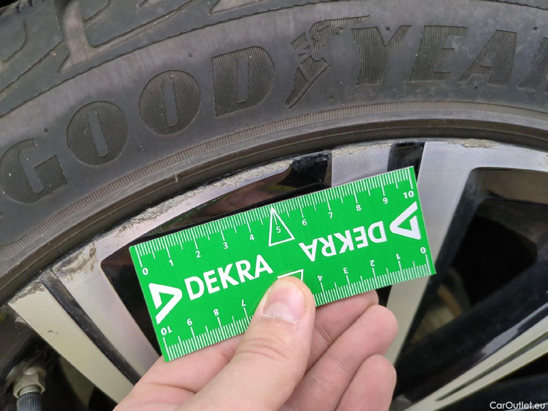  Toyota  Corolla TOYOTA  Touring Sports / 2018 / 5P / Break Hybride 122h Design #33