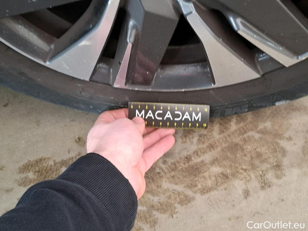  Peugeot  2008  Allure 1.2 80CV BVM5 E5 #28