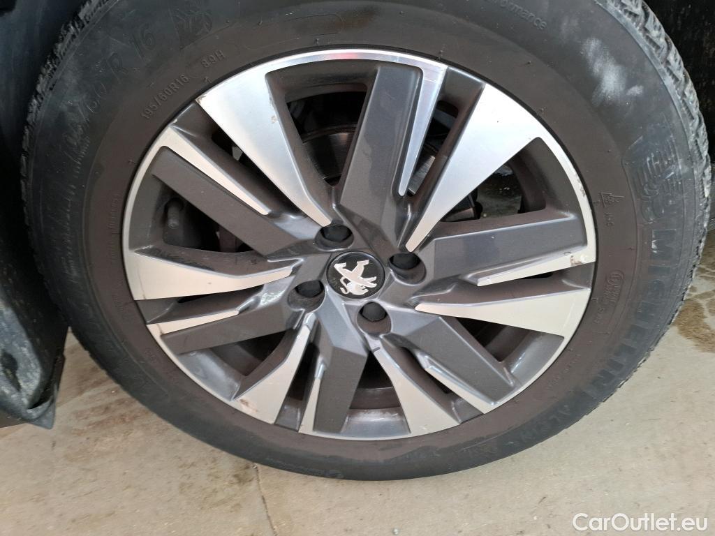  Peugeot  2008  Allure 1.2 80CV BVM5 E5 #9