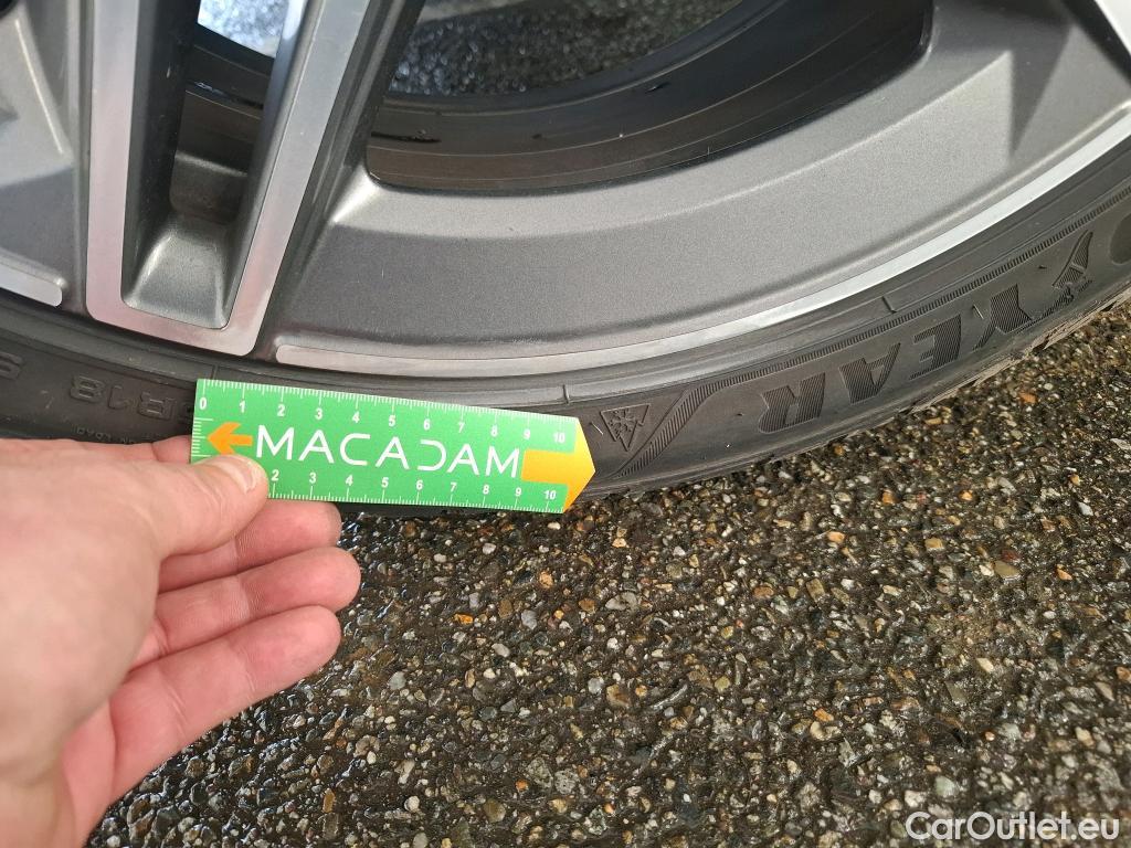  Mercedes  A-Klasse MERCEDES-BENZ Classe A Compact / 2018 / 5P / Berline A 200 d AMG Line 8G-DCT #3