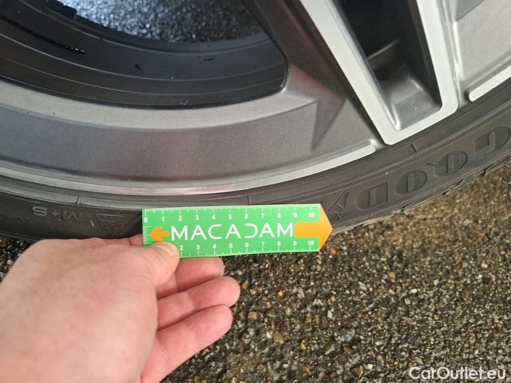  Mercedes  A-Klasse MERCEDES-BENZ Classe A Compact / 2018 / 5P / Berline A 200 d AMG Line 8G-DCT #4