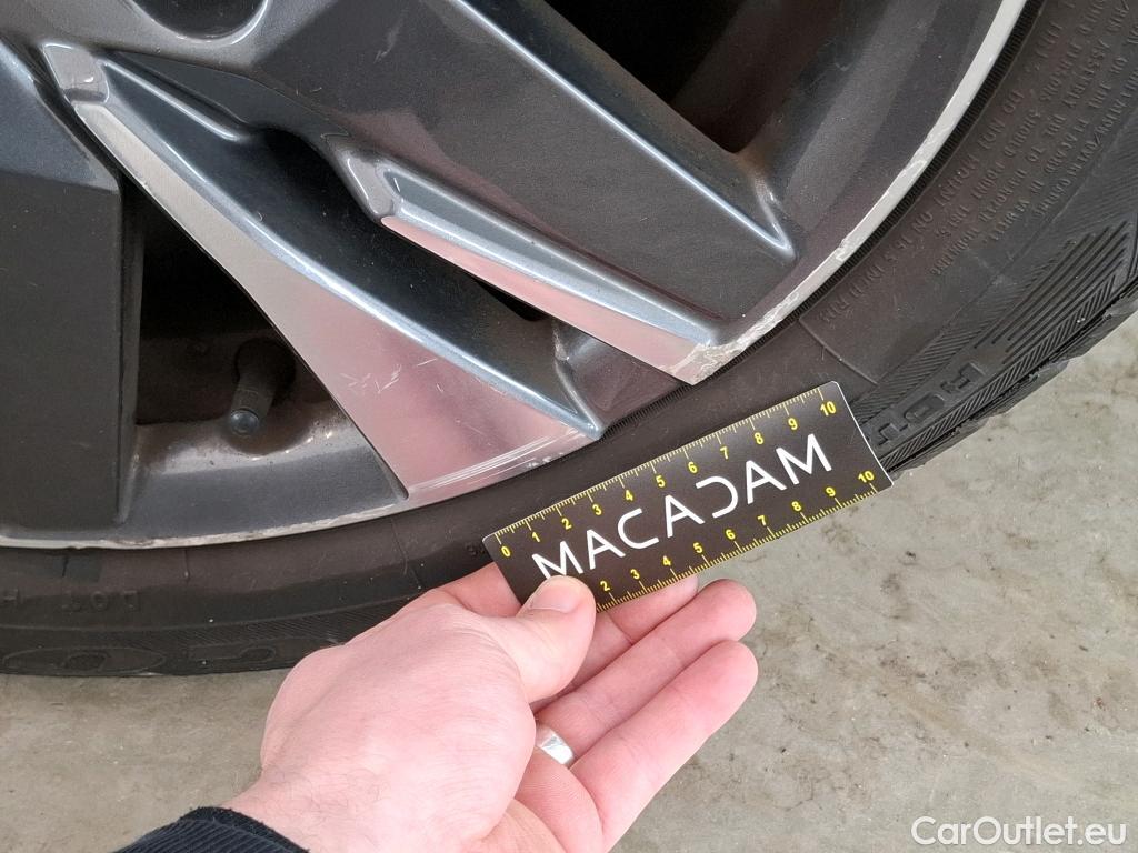  Peugeot  2008  Allure 1.2 80CV BVM5 E5 #17