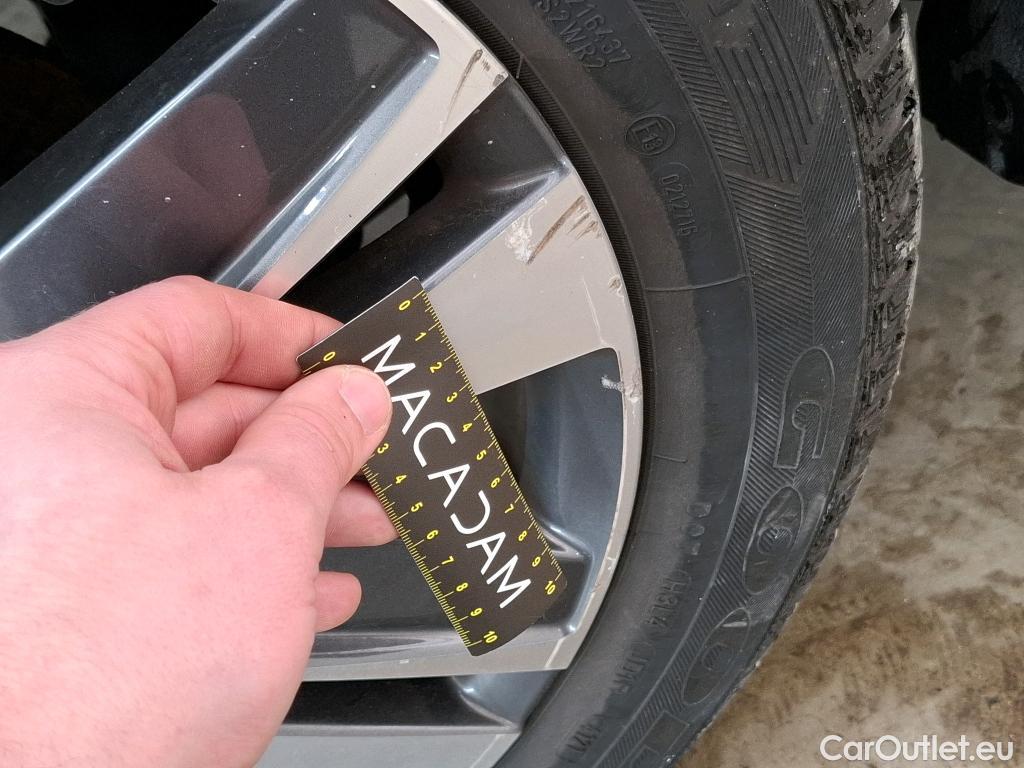  Peugeot  2008  Allure 1.2 80CV BVM5 E5 #23