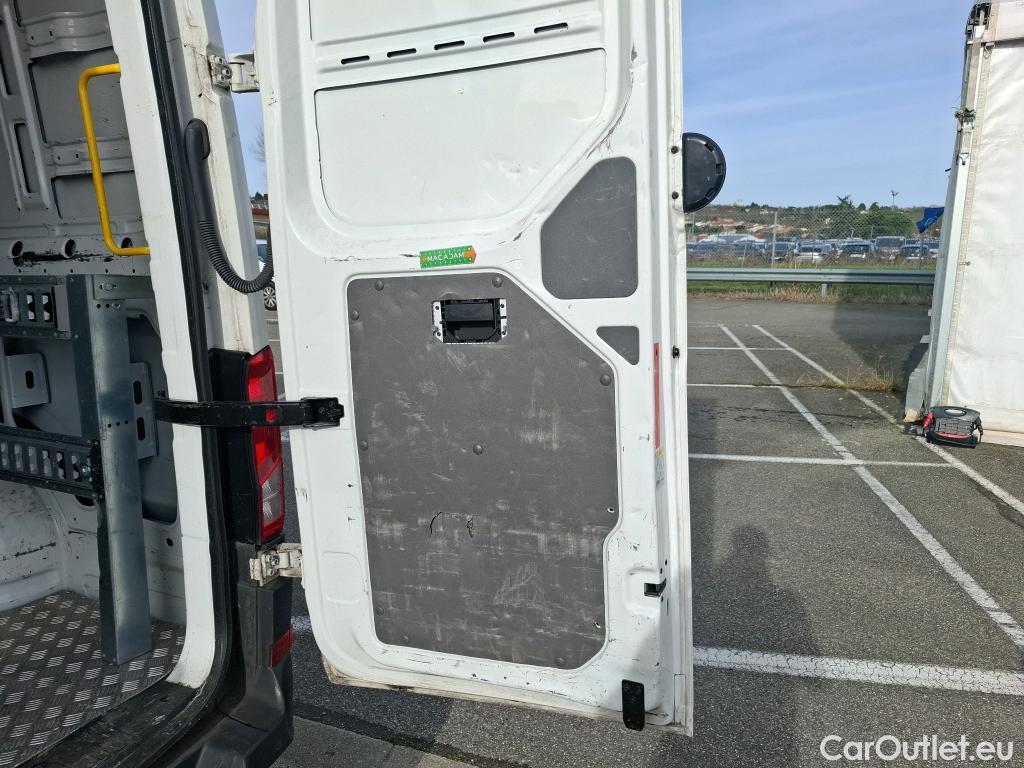  Volkswagen  Crafter VOLKSWAGEN  / 2017 / 4P / Fourgon tôlé 2.0TDI 140 30 L3H3 Business #115