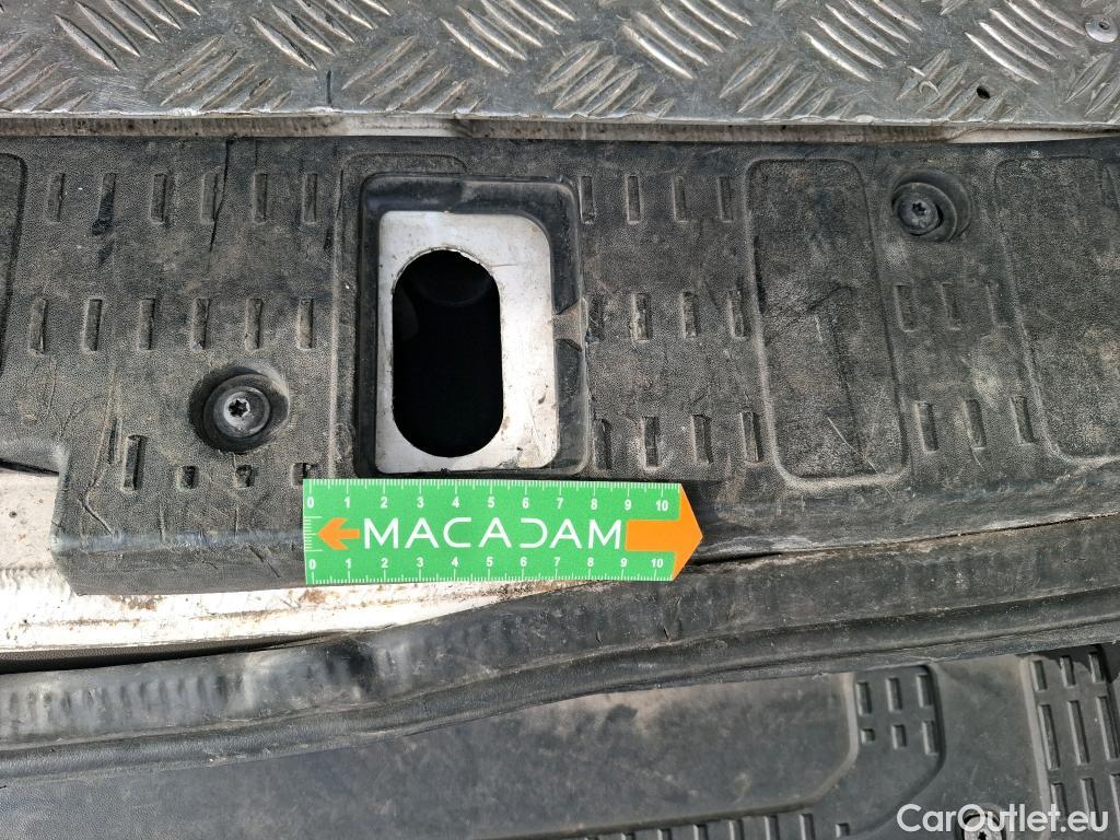  Volkswagen  Crafter VOLKSWAGEN  / 2017 / 4P / Fourgon tôlé 2.0TDI 140 30 L3H3 Business #104