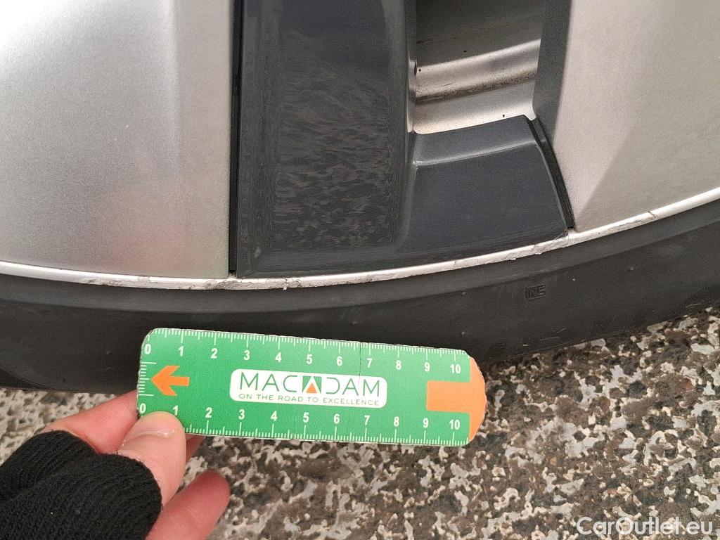  Tesla  Model Y TESLA  / 2020 / 5P / SUV Long Range Dual Motor AWD #39