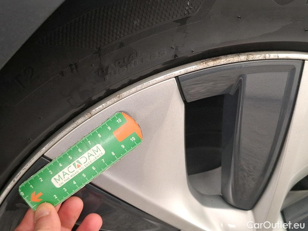  Tesla  Model Y TESLA  / 2020 / 5P / SUV Long Range Dual Motor AWD #37