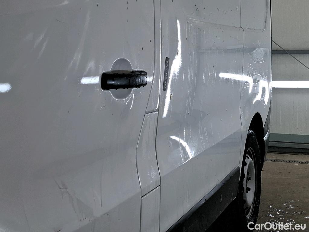  Renault  Trafic RENAULT  / 2021 / 4P / Fourgon tôlé FG GCF L1H1 2T8 Blue dCi 150 #8