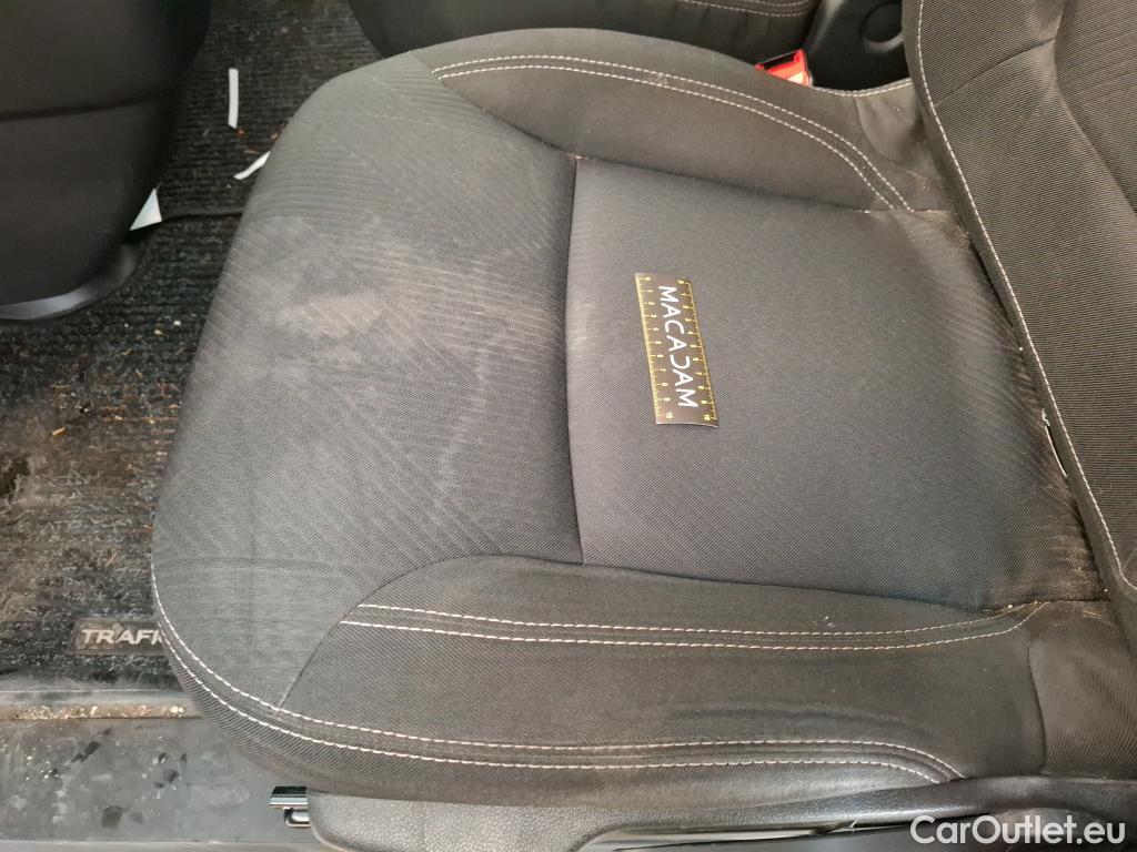  Renault  Trafic RENAULT  / 2021 / 4P / Fourgon tôlé FG GCF L1H1 2T8 Blue dCi 150 #47