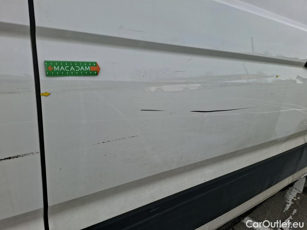  Volkswagen  Crafter VOLKSWAGEN  / 2017 / 4P / Fourgon tôlé 2.0TDI 140 30 L3H3 Business #13