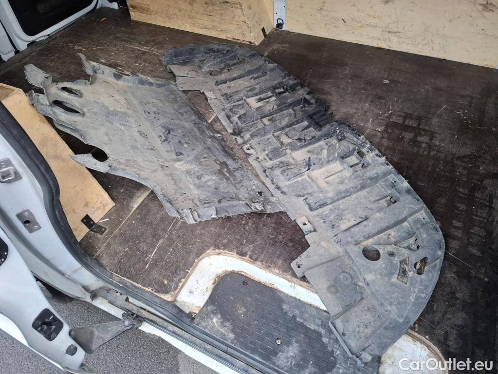  Renault  Trafic RENAULT  / 2021 / 4P / Fourgon tôlé FG GCF L1H1 2T8 Blue dCi 150 #50