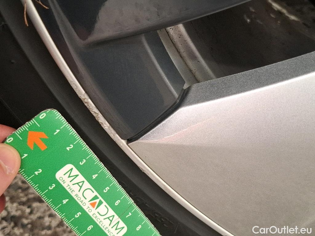  Tesla  Model Y TESLA  / 2020 / 5P / SUV Long Range Dual Motor AWD #40