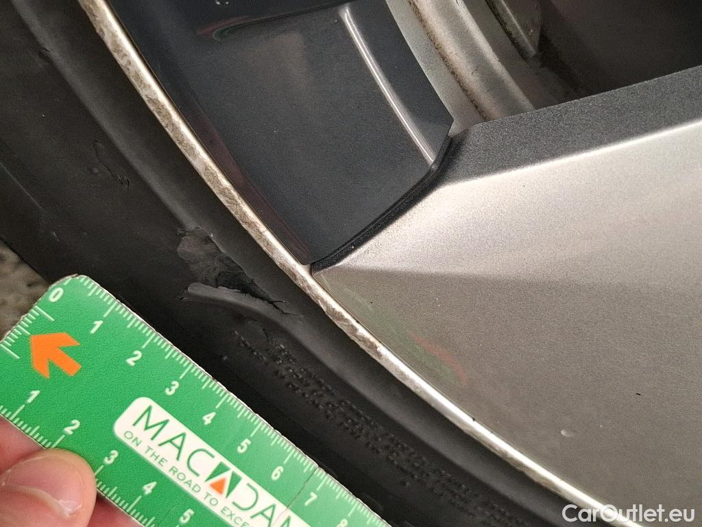  Tesla  Model Y TESLA  / 2020 / 5P / SUV Long Range Dual Motor AWD #17