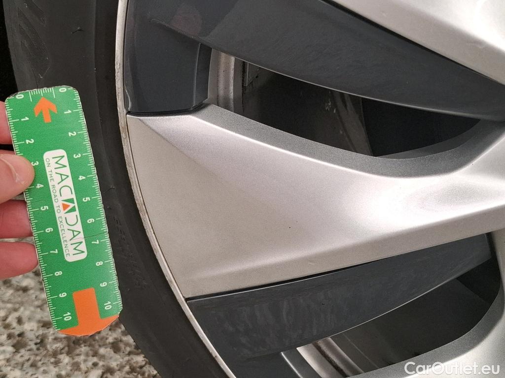  Tesla  Model Y TESLA  / 2020 / 5P / SUV Long Range Dual Motor AWD #47